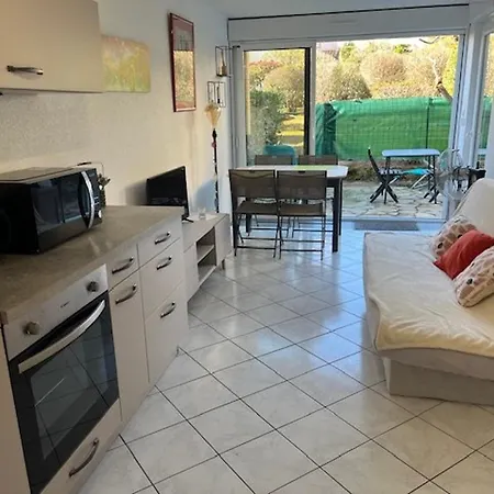 Agreable T2 Rdc Avec Parking Et Piscine Au Cap D'agde - Fr-1-749-82 Apartman Agde